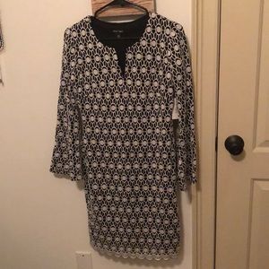Roz & Ali fitted bell sleeve business casual dress